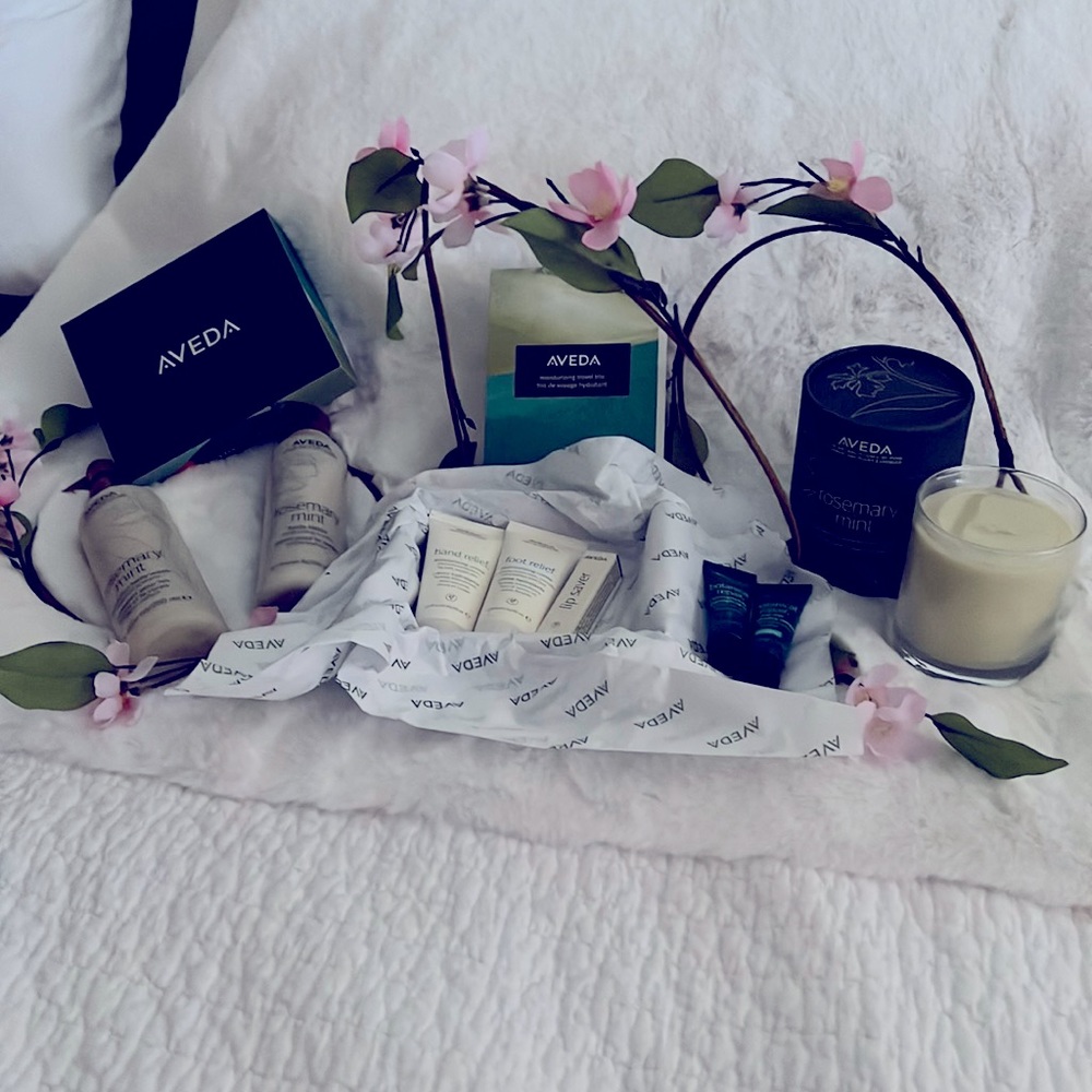 New in Box AVEDA Rosemary Mint Gift Set